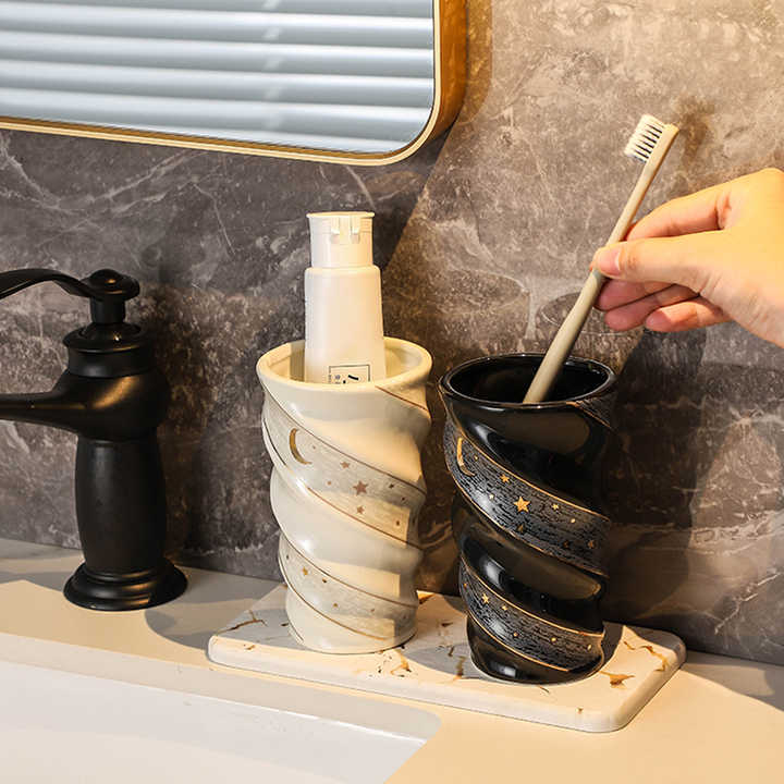 toothbrush cups أكواب فرشاة أسنان