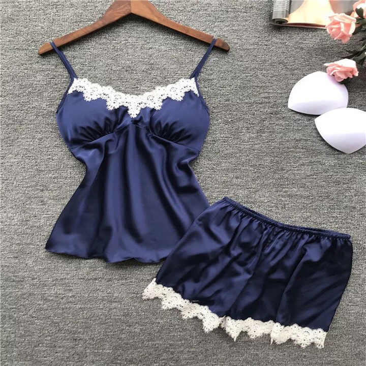 Women's sleepwear
