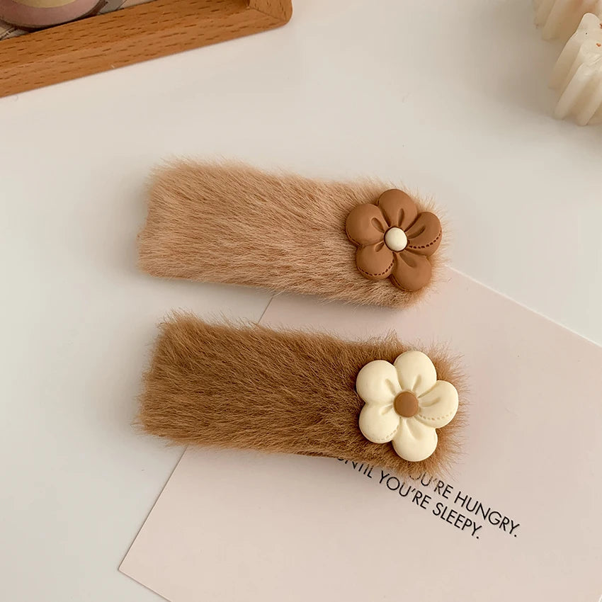 Set of children's hair clips