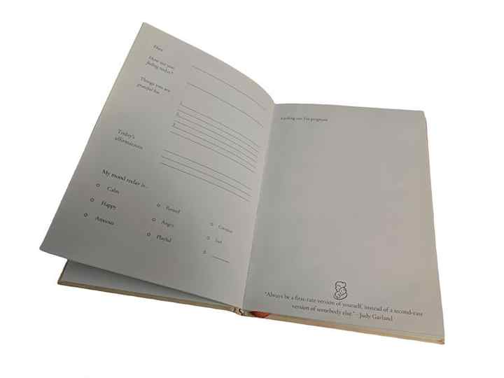 دفتر يوميات أبيض مخصص مخطط كتان روحي بغلاف صلب مع شريط Personalized White Linen Spiritual Hardcover Journal with Ribbon