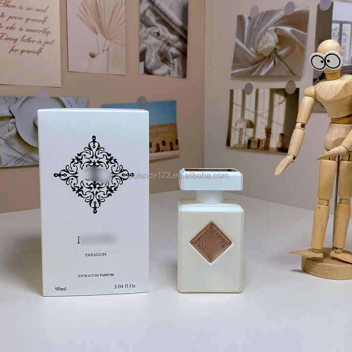 زجاجة معطرة بعطر -scented bottle