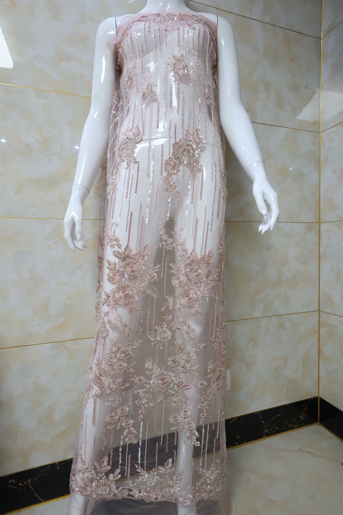 قماش دانتيل مخرز