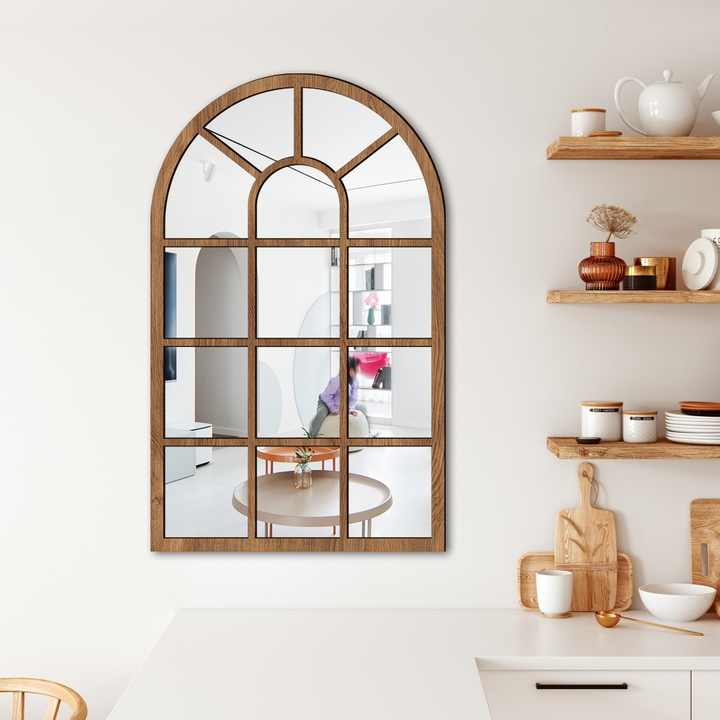 نافذة فرنسية عتيقة