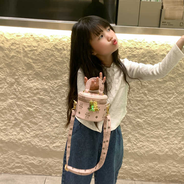 حقيبة دلو صغيرة لطيفة بتصميم ماركات مشهور