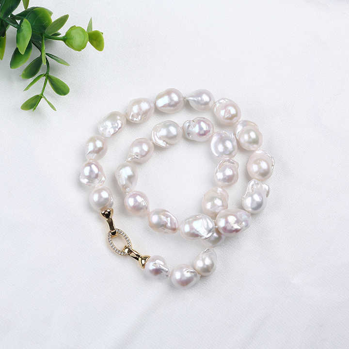 Baroque pearl necklace