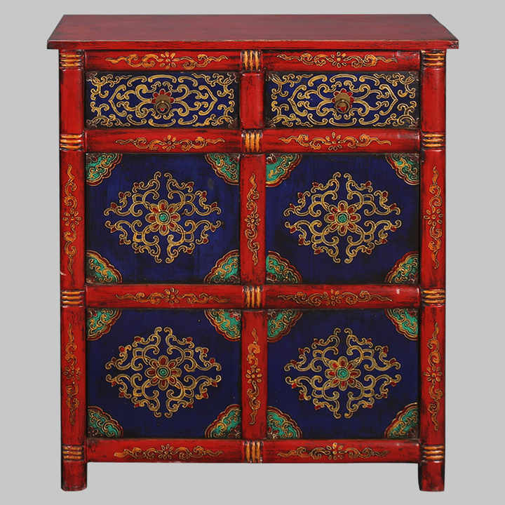 خزانة جانبية منقوشة