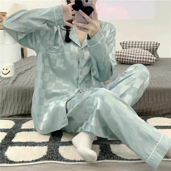 Women's sleepwear