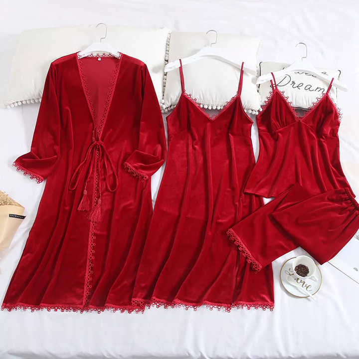 ملابس النوم