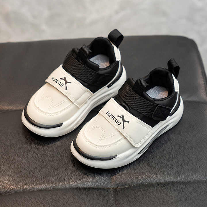 أحذية رياضية عصرية للأولاد