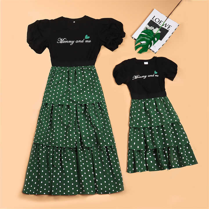 Mother and Daughter Outfits, Mom and Daughter Letter Print Mommy and Me T-Shirt Polka Dot Skirt 2 Piece Family Matching Outfits for Girlsزي للأم والبنت, زي للأم والابنة مطبوع عليه حروف لأمي وأنا تي شيرت بتنورة منقطة 2 قطعة طقم ملابس عائلية للبنات