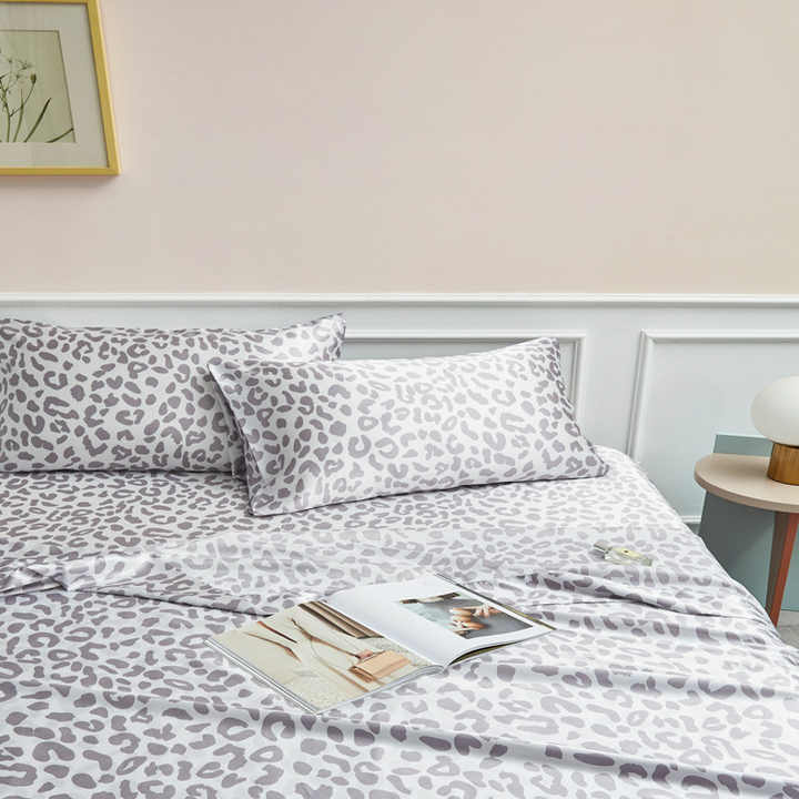 Leopard Print Polyester Bed Sheet Set, 4 Piece Bedding Set