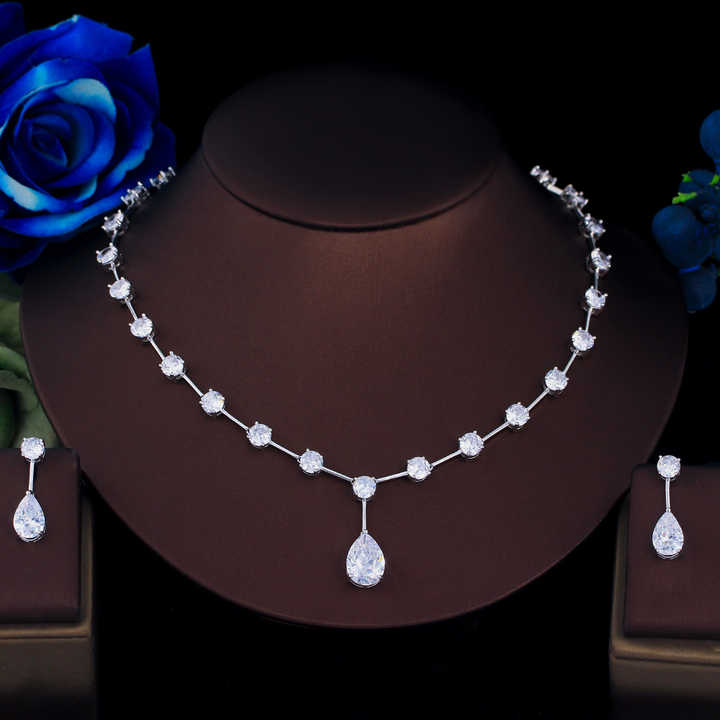 مجموعة مجوهرات و طقم