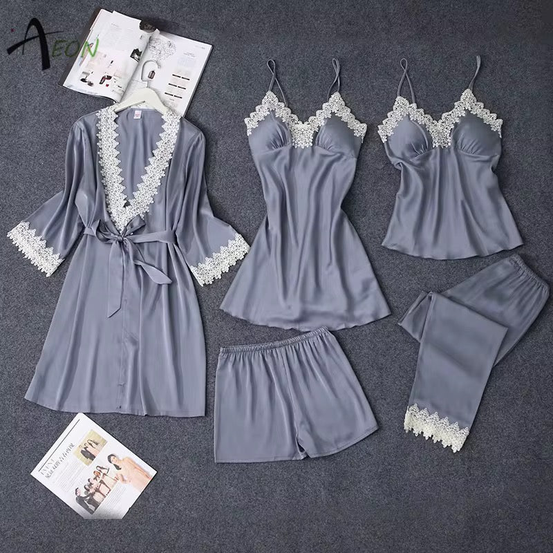 ثوب النوم صالة ملابس