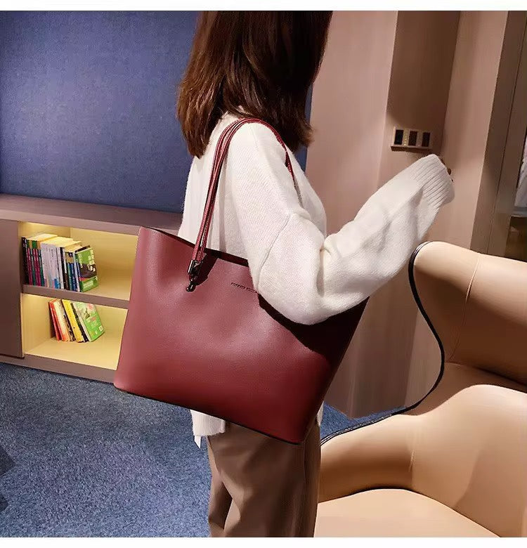 Fashionable bag with large capacity