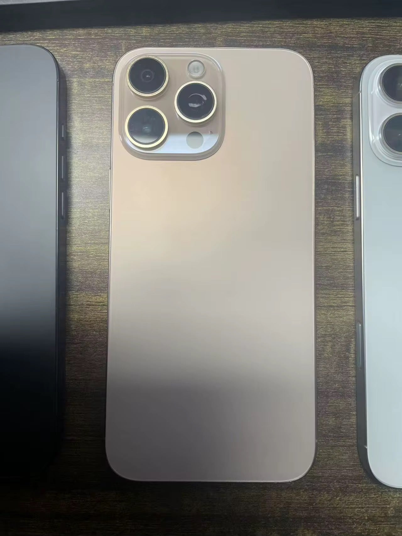 الهواتف , Phones Pro Max