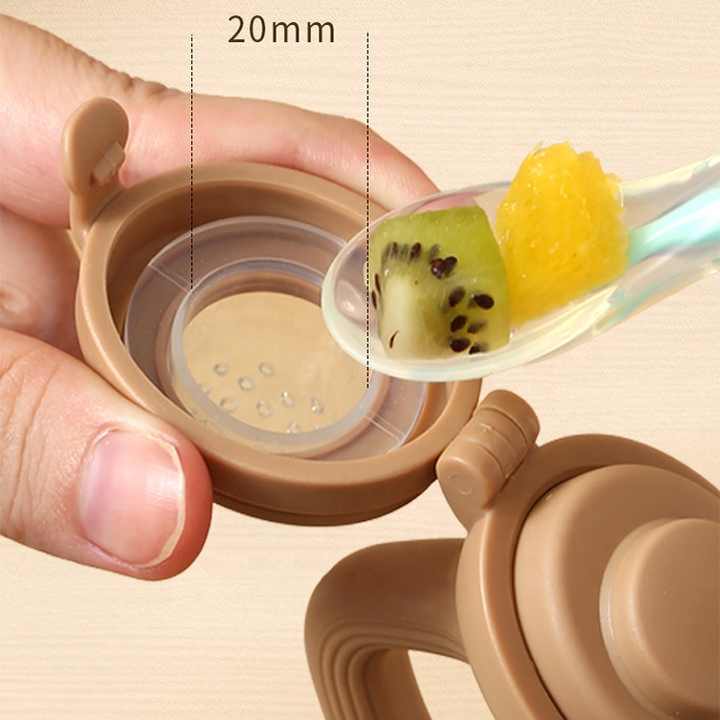 Pacifier for feeding newborns 