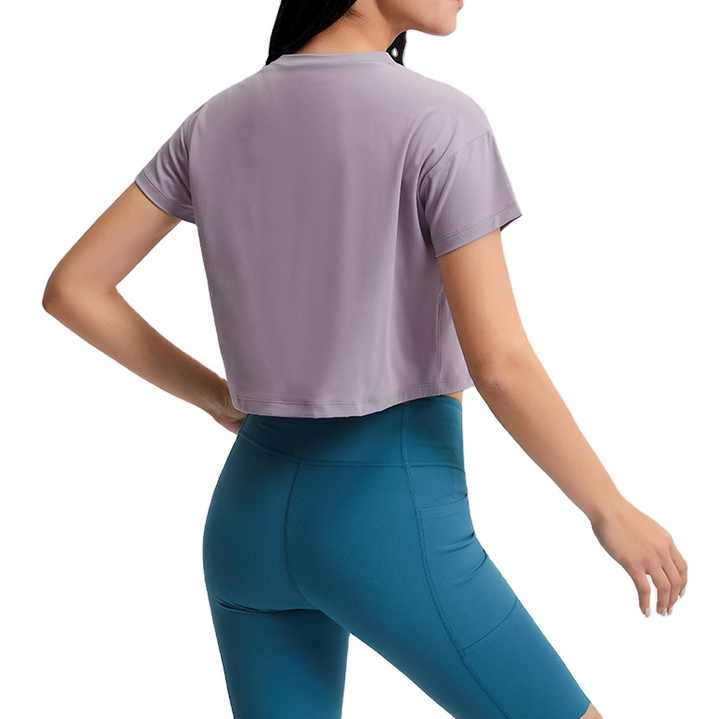 قمصان رياضية قصيرة الأكمام