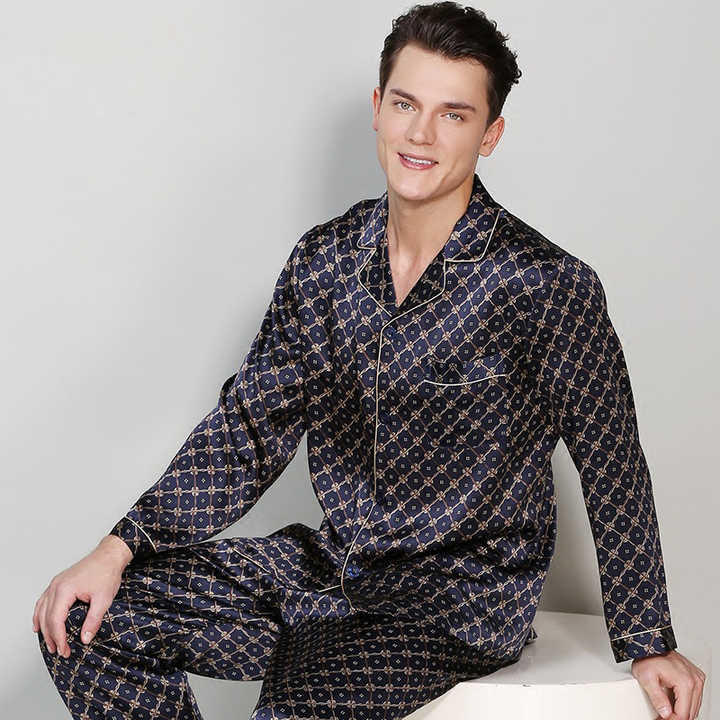 Luxury men's sleepwear 