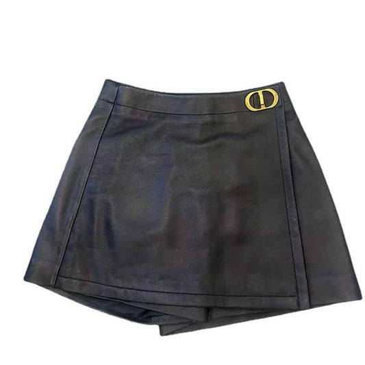 Short leather skirt 