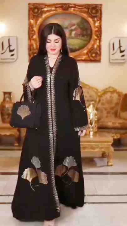 Elegant black abaya 