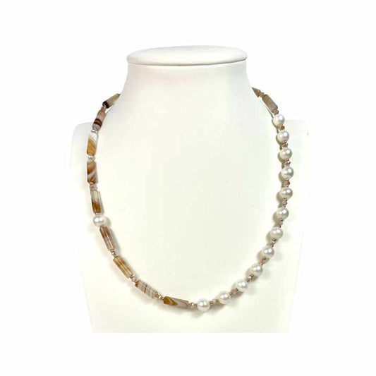Agate and pearl necklace 