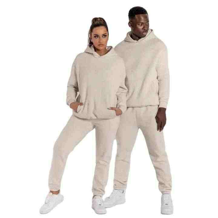 طقم ملابس رياضية للشتاء للزوجين - Winter sportswear set for couples