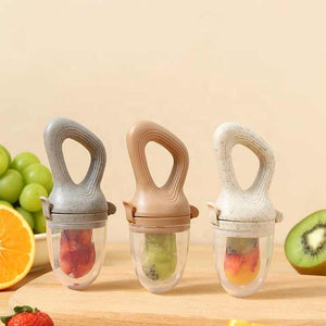Pacifier for feeding newborns 