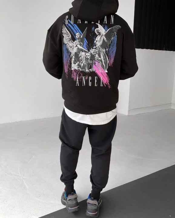 Hoodies and sweatshirts 
