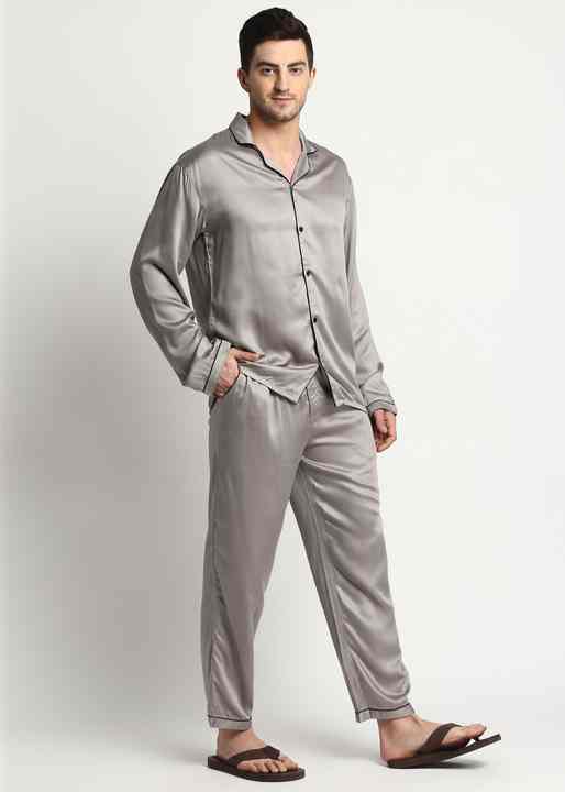 ملابس نوم غير رسمية للأولاد