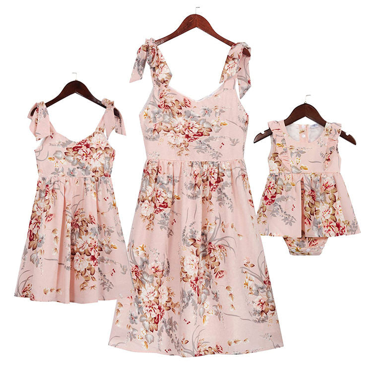 Women's Clothing, Mommy &amp; Me Chiffon Bowknot Floral Strappy Dress, Matching Sleeveless Chiffon Dress with Shoulder Straps vWomen's Clothing, Mommy &amp; Me Chiffon Bowknot Floral Strappy Dress, Matching Sleeveless Chiffon Dress with Shoulder Straps v 