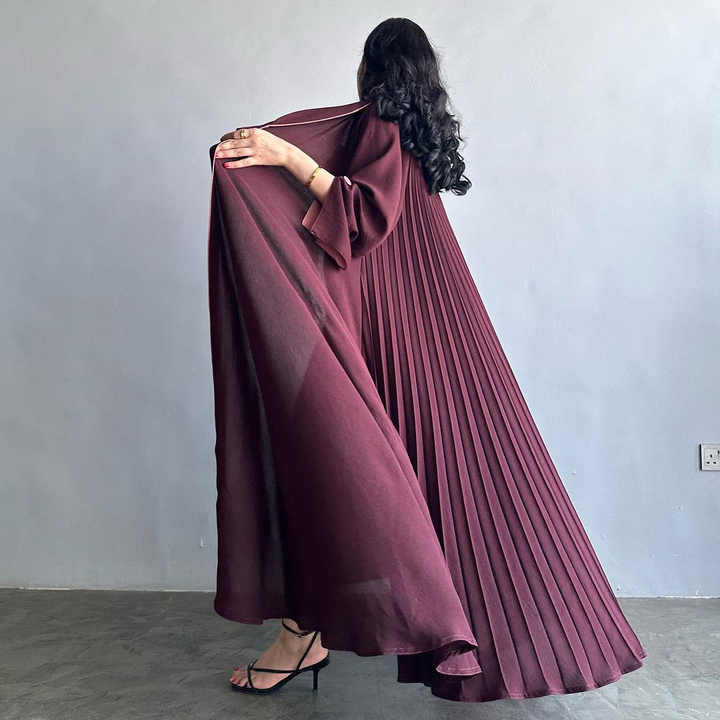 Elegant women's abayas 