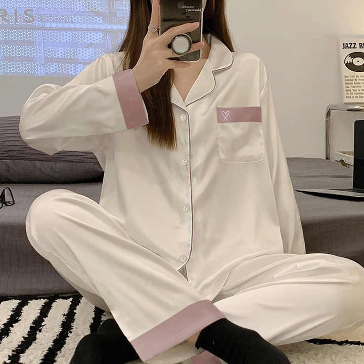 Women's long-sleeved pajamas