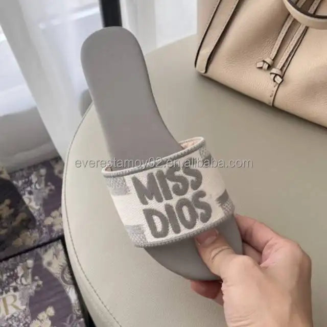 Women's shoes 