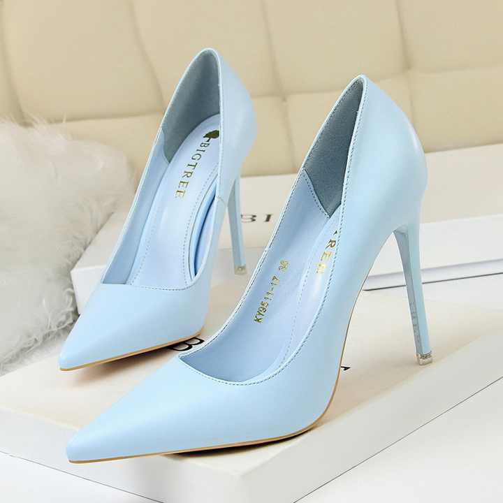 Simple and fashionable stiletto heels for women 