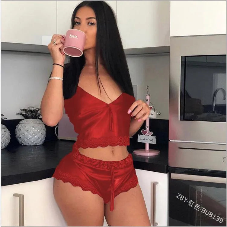 بيجامة نوم نسائية مثيرة