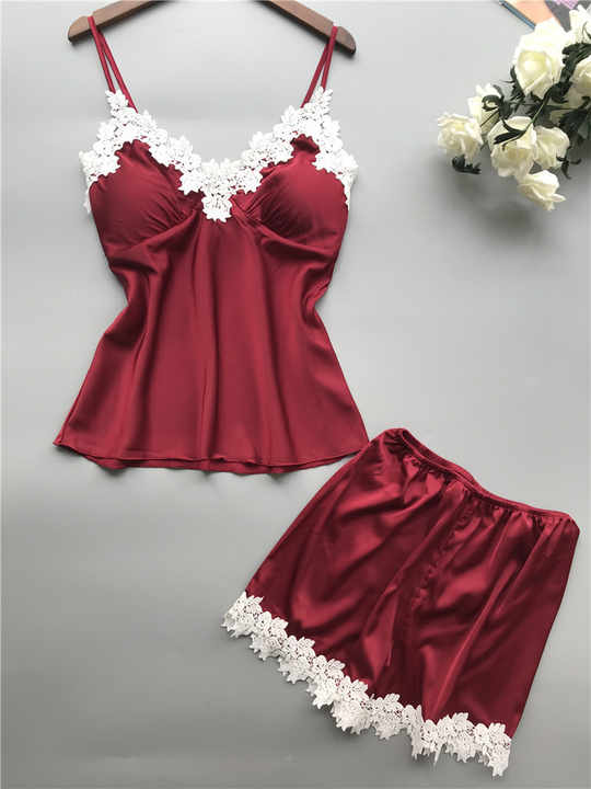 Women's sleepwear 