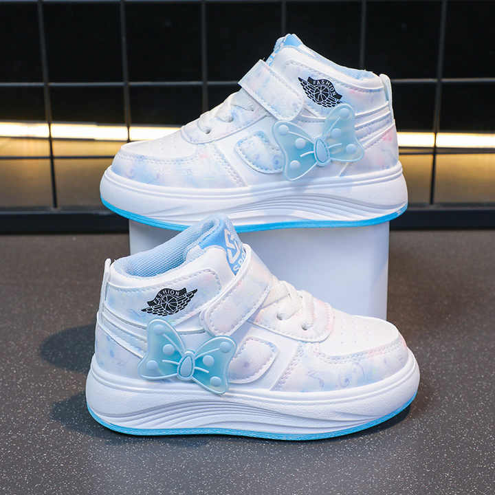 Girls' casual sneakers