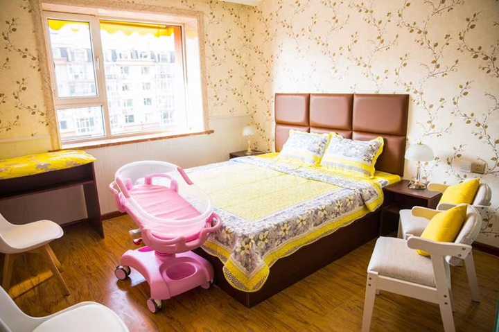 Hospital handwriting source in the childbirth wing for newborn weight 