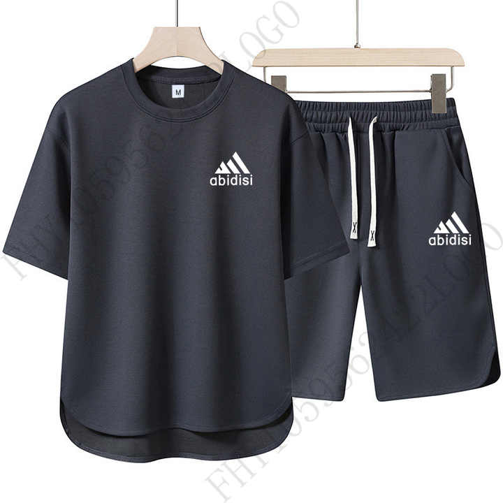 Men's casual T-shirt model 