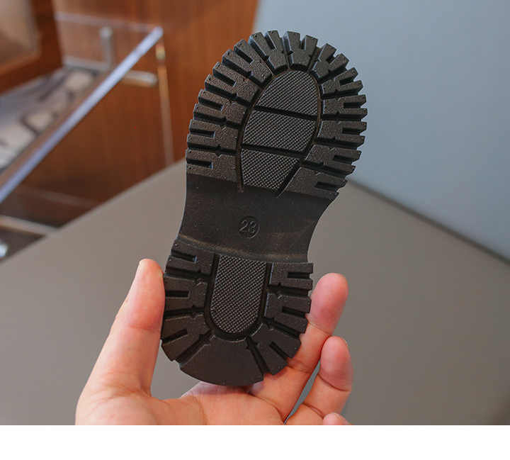 children's shoes 