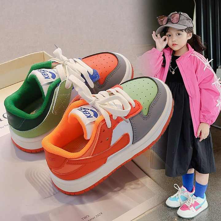 Stylish sports shoes for girls 