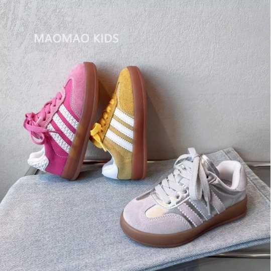 Spring and autumn sports training shoes for girls. 