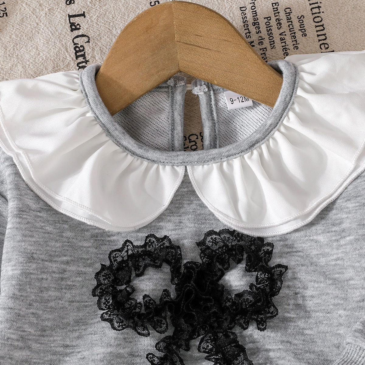 ملابس بنات صغار