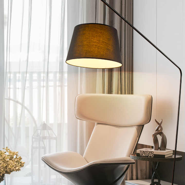 مصباح أرضي قائم بذاته -