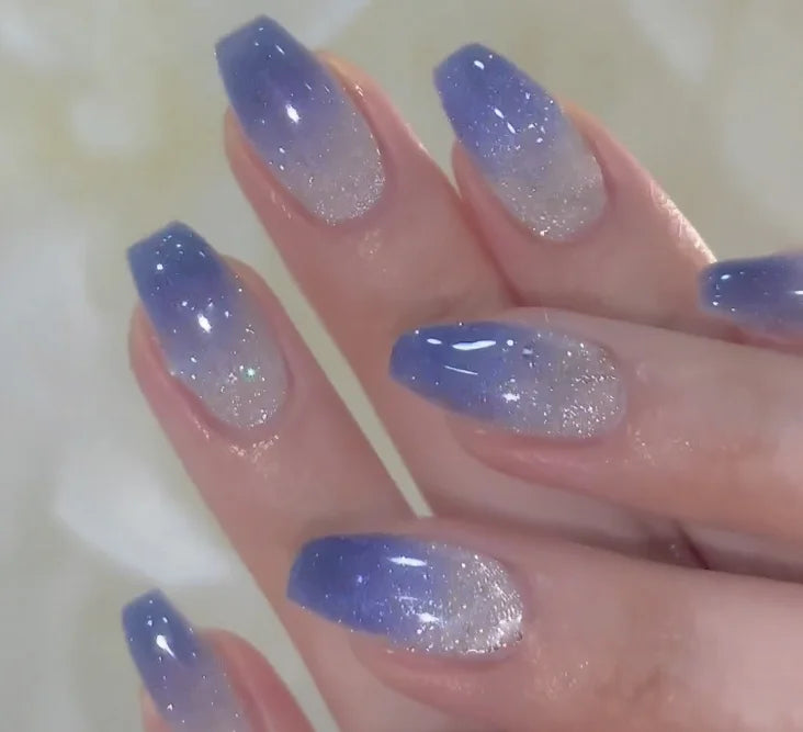 nails - fingernails 