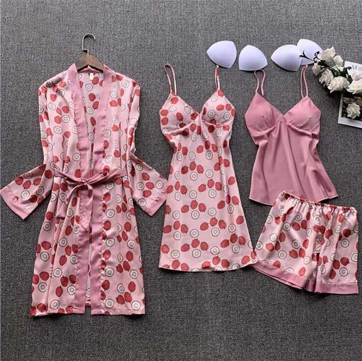 Women's sleepwear 