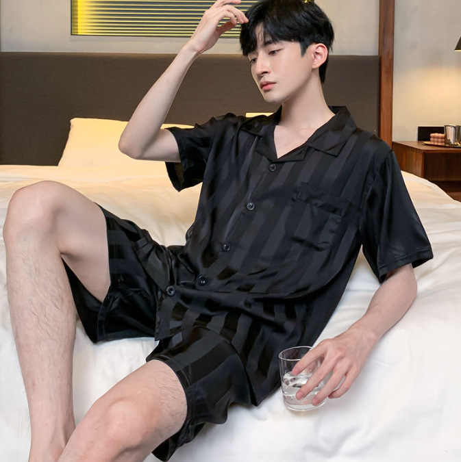 بيجامات جديدة للرجال صيفية قصيرة الأكمام . New Men's Summer Pajamas Short Sleeve Shorts