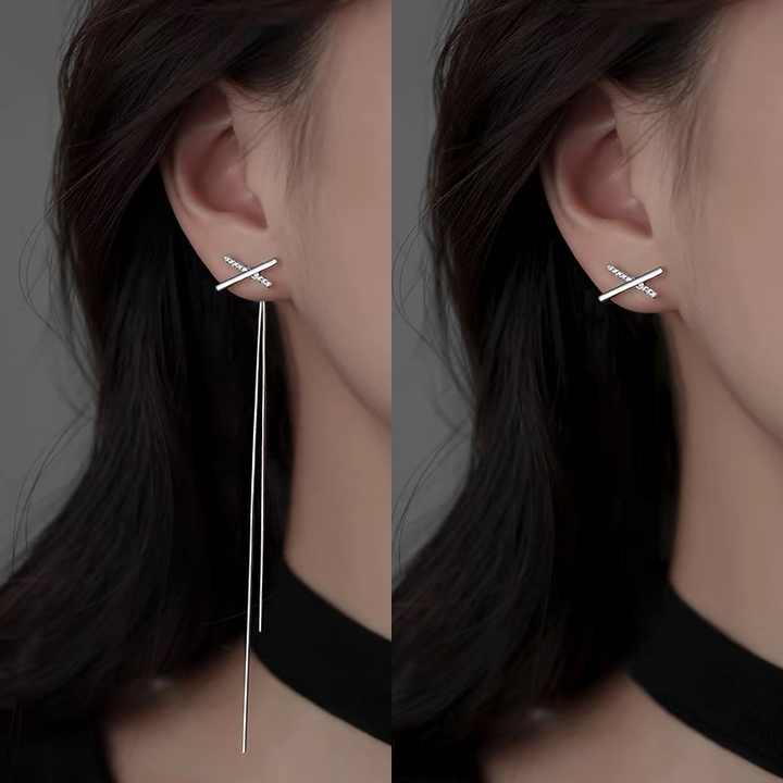 -Long silver earrings 
