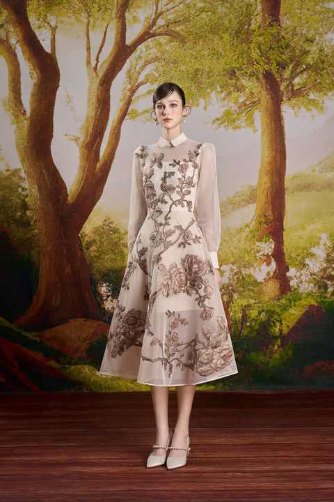 Spring and Summer New Vietnam Dried Rose Embroidered Mesh Dress
