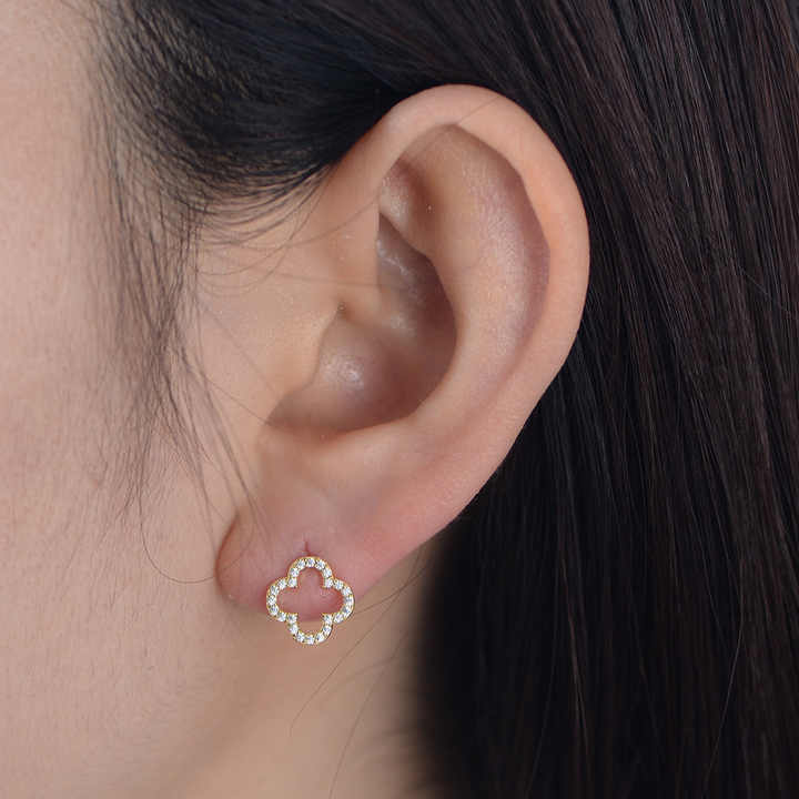Simple elegant earrings 